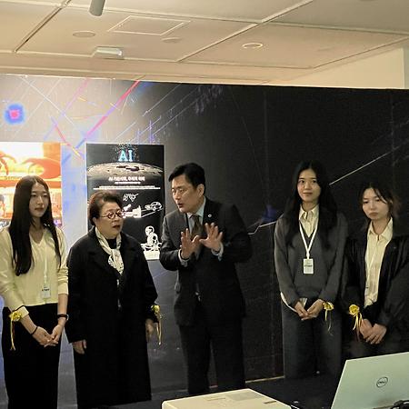 AR·VR미디어디자인전공,  졸업전시 [MOMENTUM] 오프닝 참석 이미지